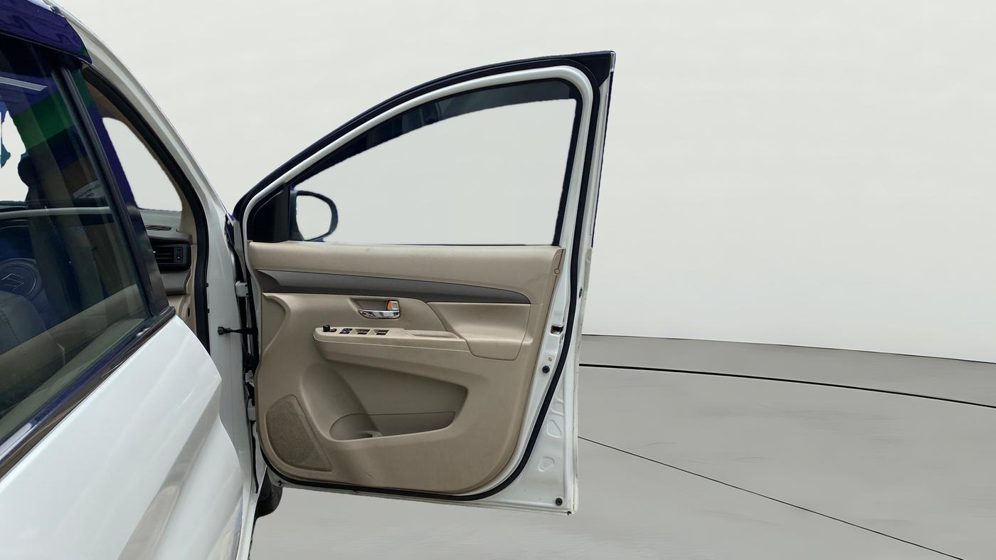 2022 Maruti Ertiga VXI SHVS, CNG, Manual, 84,549 km, RHS Front Door