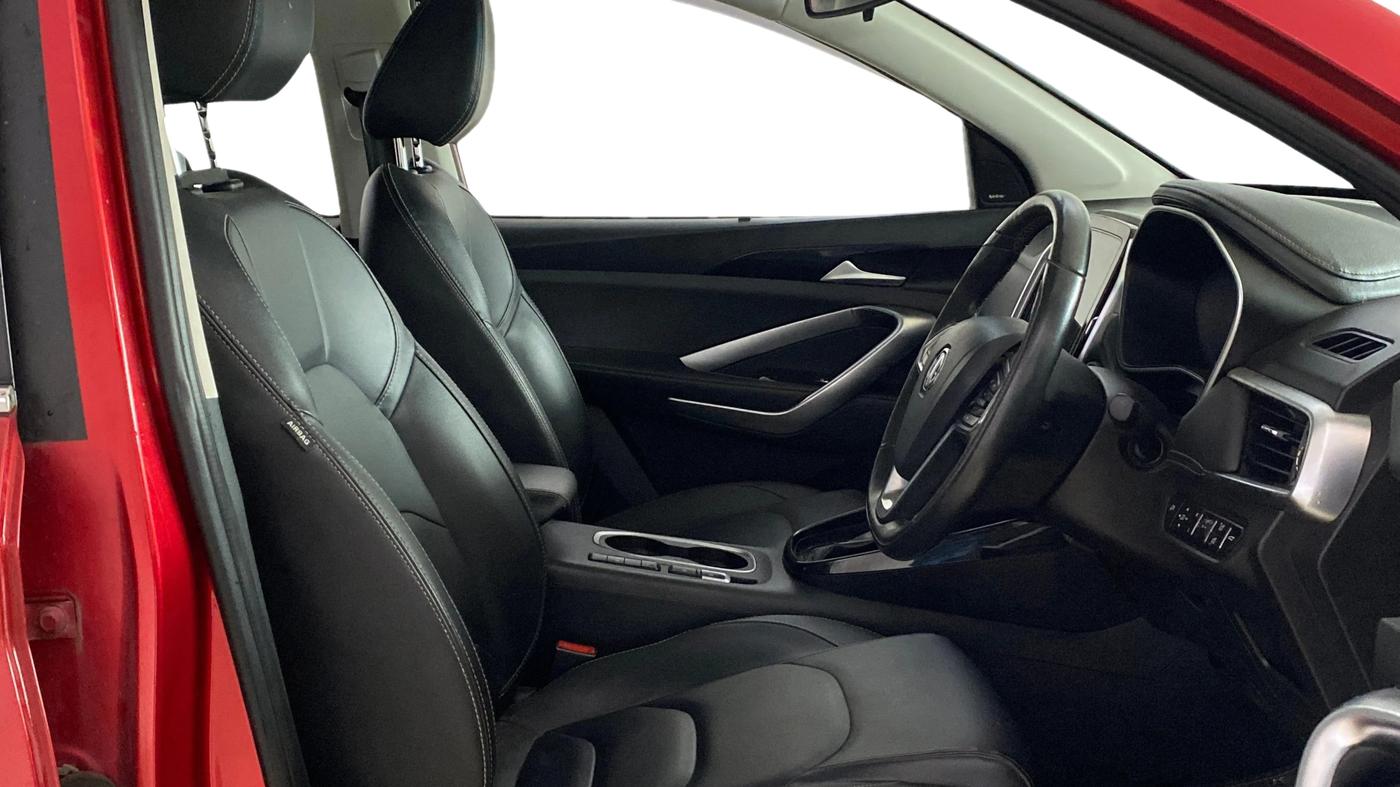 2019 MG HECTOR SHARP 1.5 DCT PETROL, Petrol, Automatic, 30,380 km, Right Side Front Door Cabin