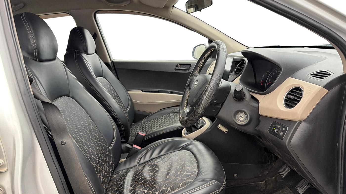 2017 Hyundai Grand i10 MAGNA 1.2 KAPPA VTVT, CNG, Manual, 65,266 km, Right Side Front Door Cabin