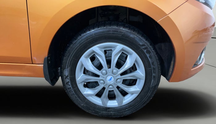 2017 Tata Tiago XZ PETROL, Petrol, Manual, 35,202 km, Right Front Wheel