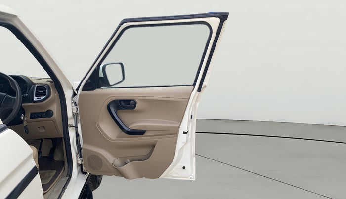 2023 Mahindra BOLERO NEO N 8, Diesel, Manual, 37,732 km, RHS Front Door