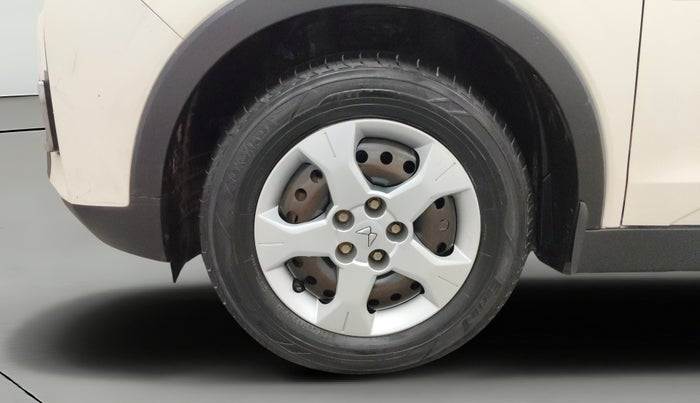 2023 Mahindra XUV300 W6 1.5 Diesel, Diesel, Manual, 95,027 km, Left Front Wheel