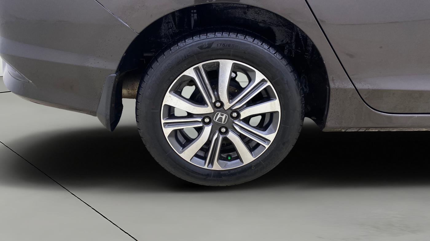 2022 Honda City 1.5L I-VTEC V MT 5TH GEN, Petrol, Manual, 1,01,250 km, Right Rear Wheel