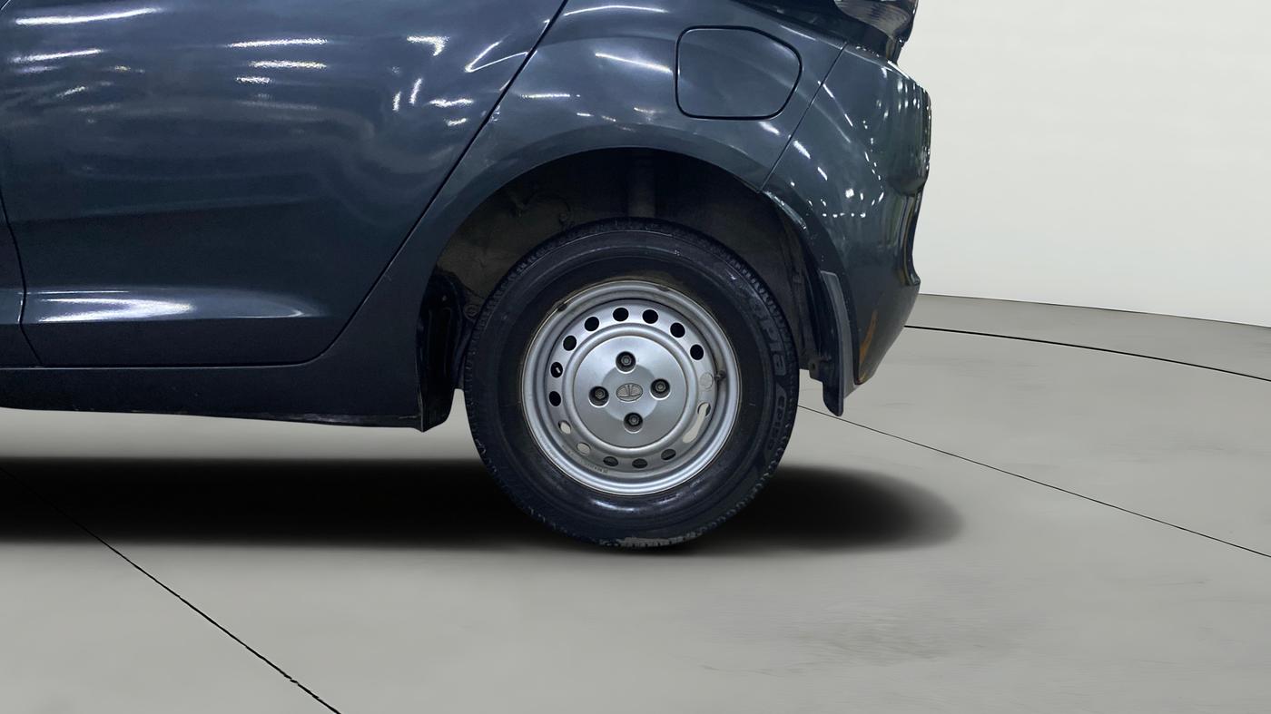 2020 Tata ALTROZ XM PETROL, Petrol, Manual, 81,344 km, Left Rear Wheel