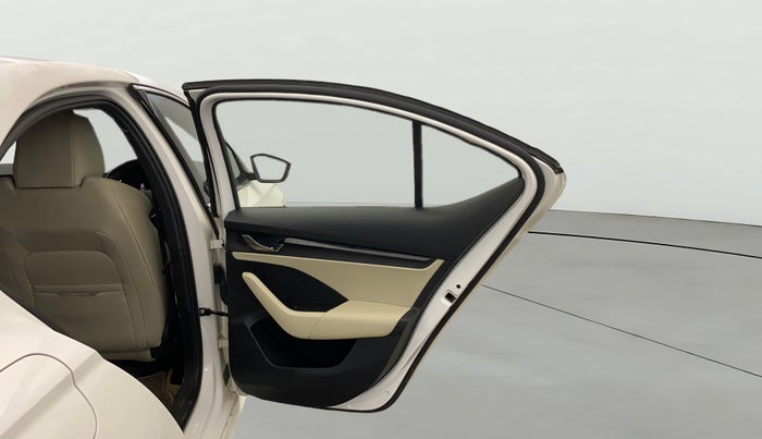 2022 Skoda Octavia STYLE 2.0, Petrol, Automatic, 43,532 km, RHS Rear Door