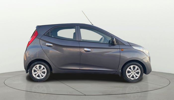 2015 Hyundai Eon MAGNA +, Petrol, Manual, 68,938 km, Right Side View