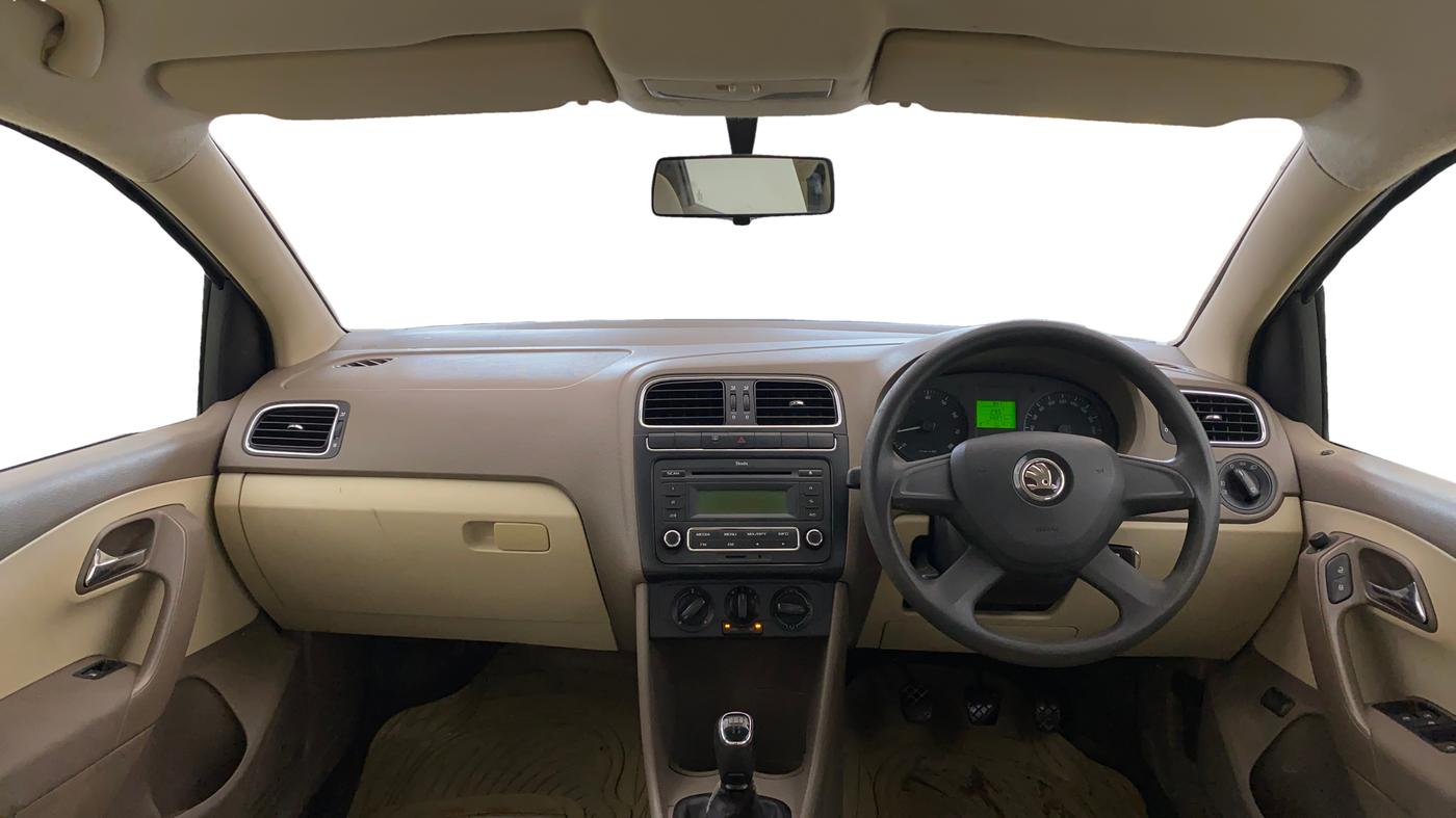 2013 Skoda Rapid AMBITION 1.6 MPI MT PLUS, Petrol, Manual, 66,030 km, Dashboard