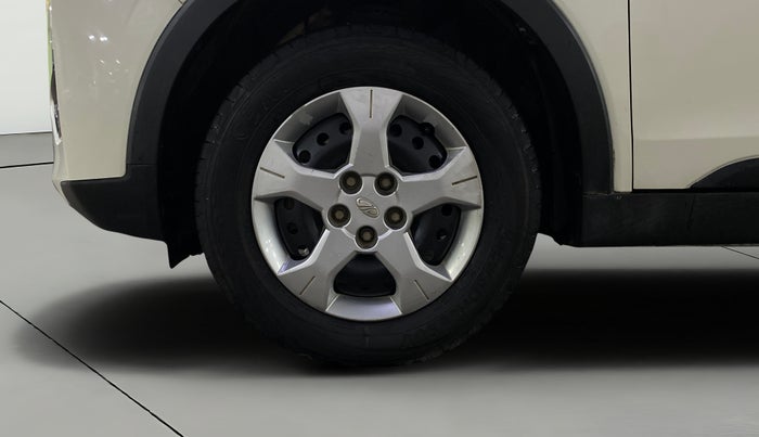2019 Mahindra XUV300 W6 1.2 PETROL, Petrol, Manual, 83,366 km, Left Front Wheel