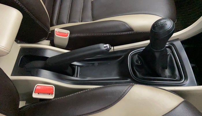 2021 Maruti Ciaz SIGMA 1.5 SHVS MT  PETROL, Petrol, Manual, 13,264 km, Gear Lever