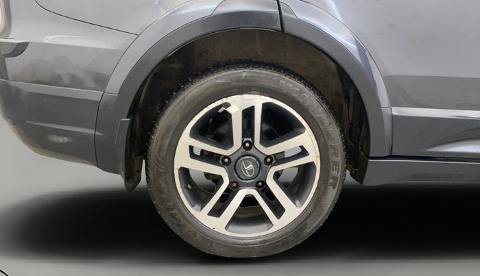 2017 Tata Hexa XTA 4X2 6 STR, Diesel, Automatic, 1,19,064 km, Right Rear Wheel