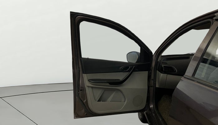 2018 Tata Tiago XT PETROL, Petrol, Manual, 72,573 km, LHS Front Door