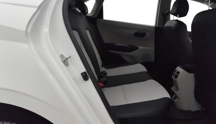 2025 Hyundai NEW I20 ASTA (O) 1.2 IVT, Petrol, Automatic, 3,891 km, Right Side Rear Door Cabin