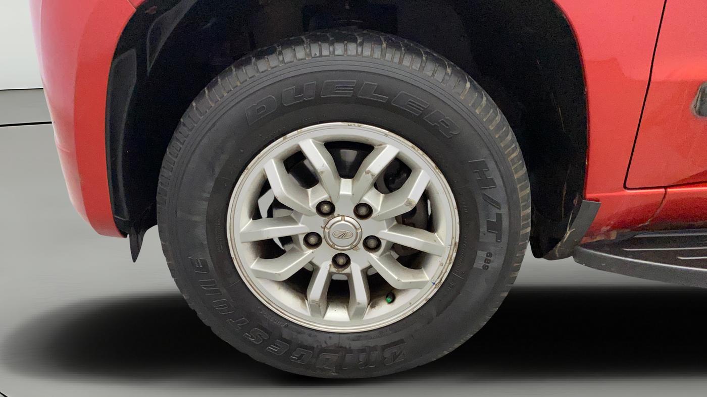 2016 Mahindra TUV300 T8 AMT, Diesel, Automatic, 55,961 km, Left Front Wheel
