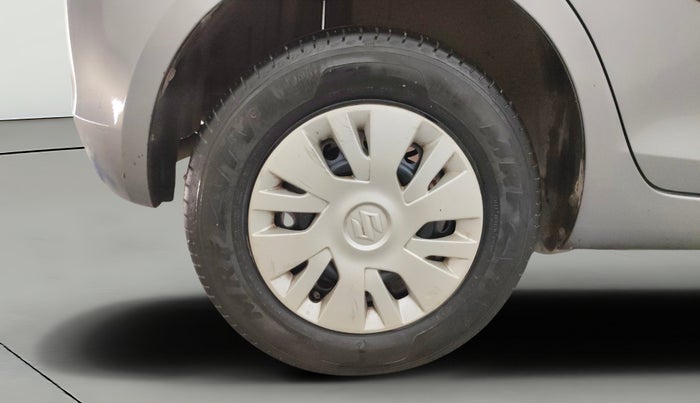 2013 Maruti Swift VXI, Petrol, Manual, 70,013 km, Right Rear Wheel