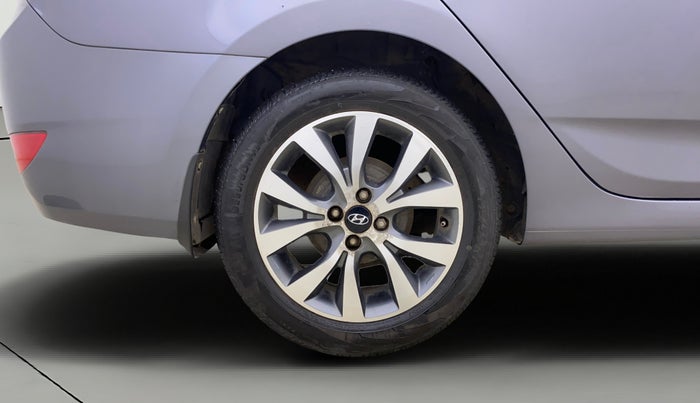 2016 Hyundai Verna 1.6 VTVT SX, Petrol, Manual, 39,219 km, Right Rear Wheel