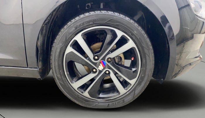 2022 Tata ALTROZ XZ PLUS PETROL DARK EDITION, Petrol, Manual, 80,230 km, Right Front Wheel