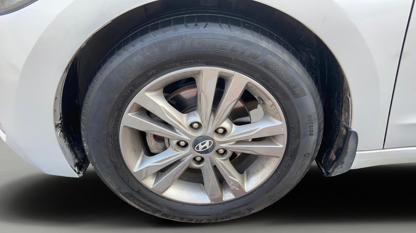 2018 Hyundai New Elantra 2.0 SX(O) AT PETROL, Petrol, Automatic, 1,36,426 km, Left Front Wheel