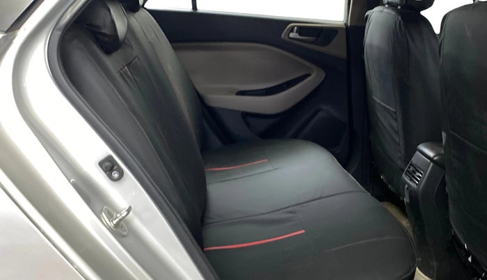 2016 Hyundai Elite i20 ASTA 1.2 (O), Petrol, Manual, 82,580 km, Right Side Rear Door Cabin