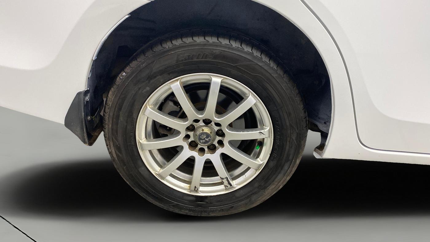 2014 Toyota Corolla Altis J DIESEL, Diesel, Manual, 85,555 km, Right Rear Wheel