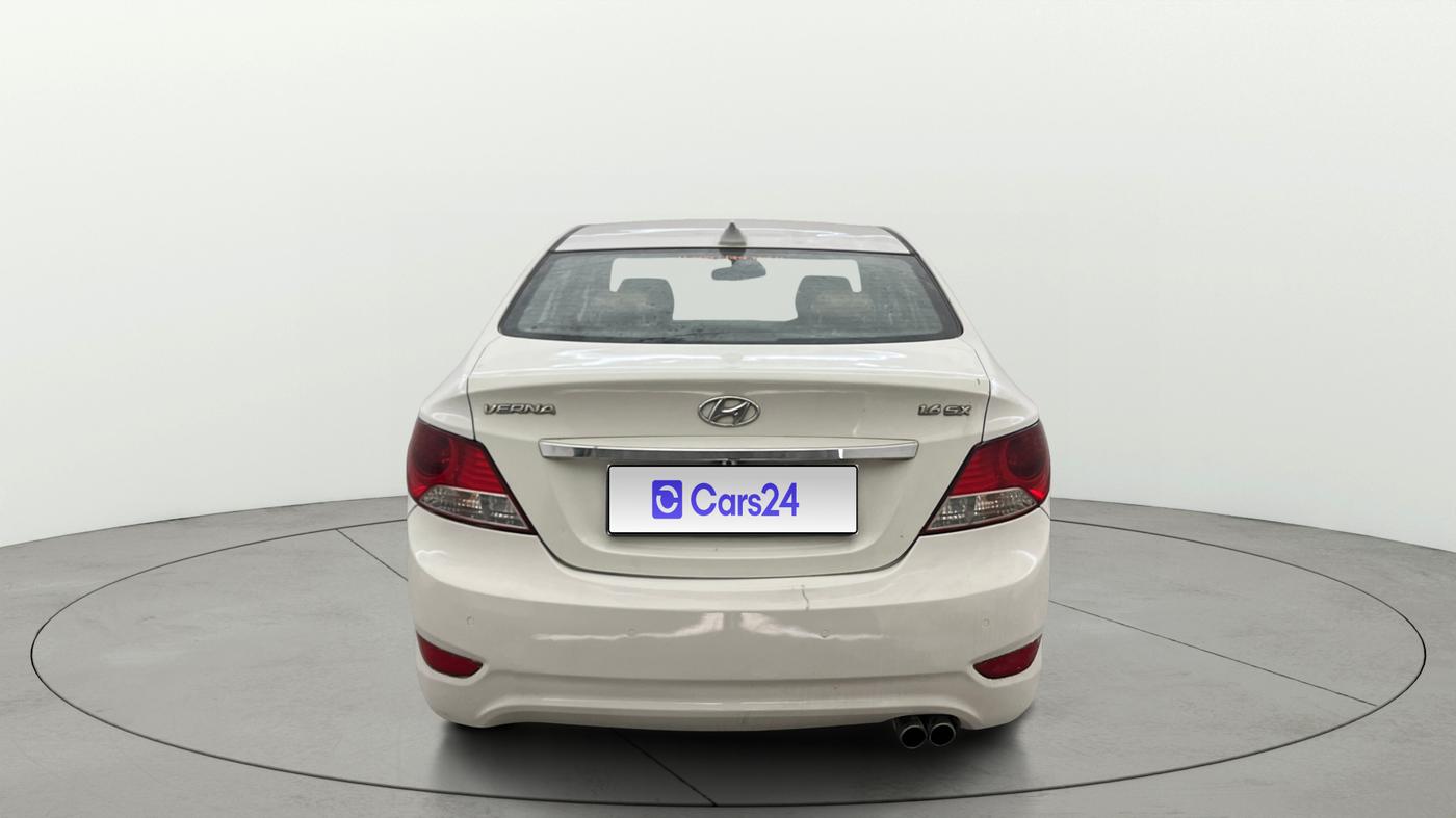 2013 Hyundai Verna FLUIDIC 1.6 CRDI SX OPT AT, Diesel, Automatic, 1,16,380 km, Back/Rear