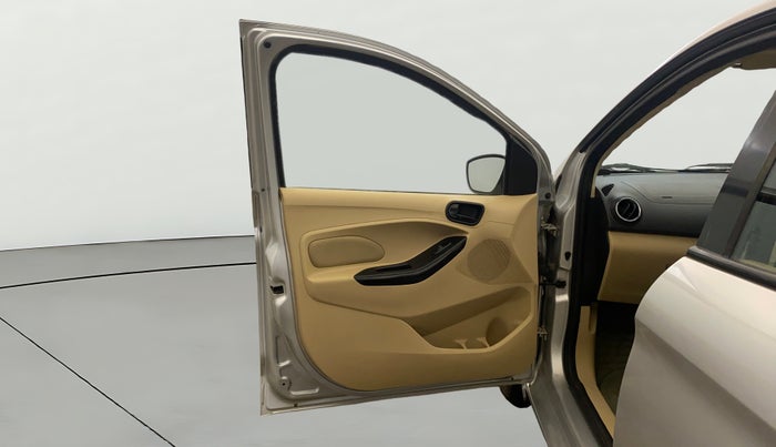 2016 Ford Figo Aspire TITANIUM 1.2 PETROL, Petrol, Manual, 88,433 km, LHS Front Door