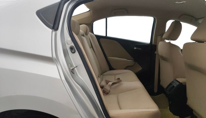 2015 Honda City 1.5L I-VTEC V MT, Petrol, Manual, 33,072 km, Right Side Rear Door Cabin