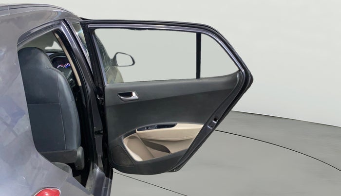 2017 Hyundai Grand i10 SPORTZ (O) AT 1.2 KAPPA VTVT, Petrol, Automatic, 77,839 km, RHS Rear Door