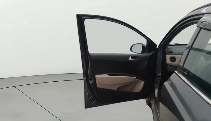 2016 Hyundai Grand i10 SPORTZ 1.2 KAPPA VTVT, CNG, Manual, 1,07,079 km, LHS Front Door