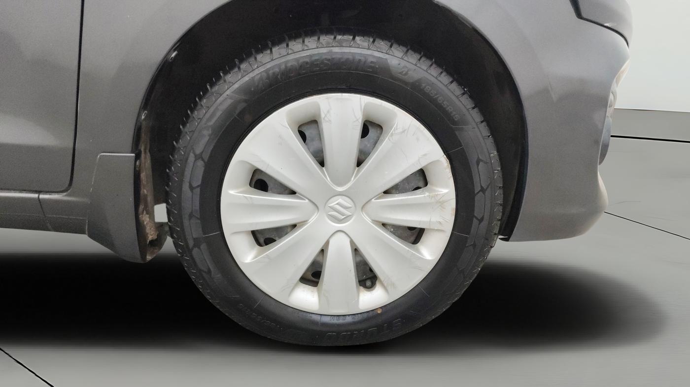2016 Maruti Ertiga VXI AT, Petrol, Automatic, 62,842 km, Right Front Wheel