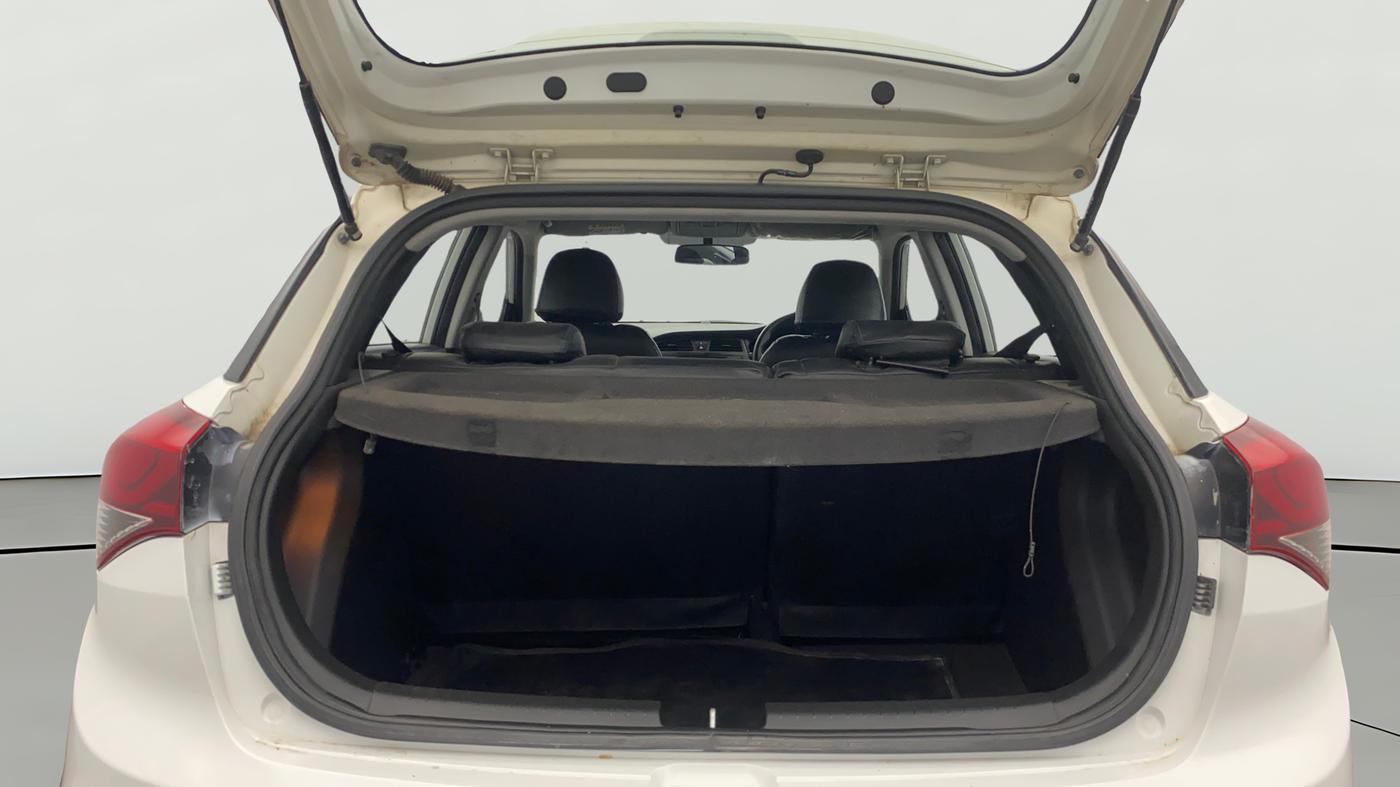 2015 Hyundai i20 Active 1.2 SX, Petrol, Manual, 91,705 km, Boot Open Zoomed View