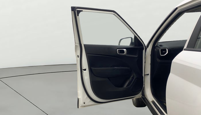 2022 Hyundai VENUE SX PLUS 1.0 TURBO DCT, Petrol, Automatic, 7,657 km, LHS Front Door