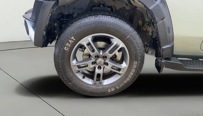 2022 Mahindra Thar LX PETROL HT 4WD AT, Petrol, Automatic, 34,063 km, Left Front Wheel