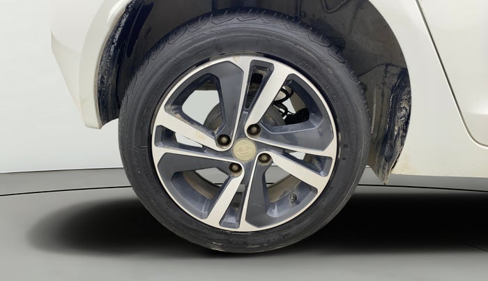 2021 Tata ALTROZ XZ DIESEL, Diesel, Manual, 37,813 km, Right Rear Wheel