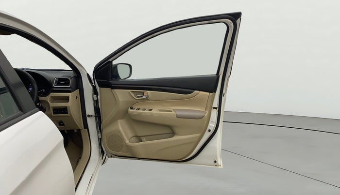 2017 Maruti Ciaz DELTA DIESEL 1.3, Diesel, Manual, 65,617 km, RHS Front Door