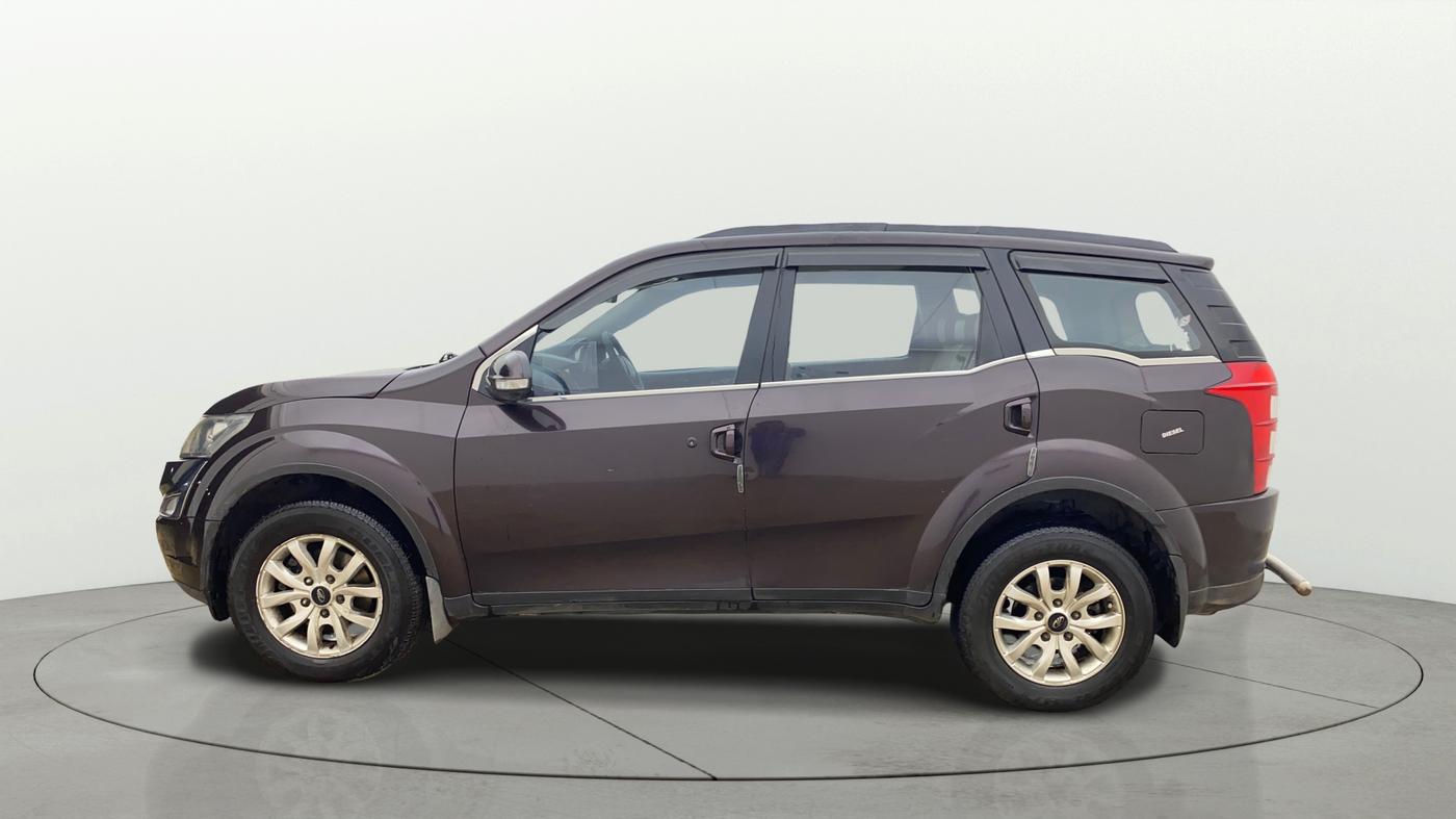 2017 Mahindra XUV500 W10, Diesel, Manual, 84,001 km, Left Side