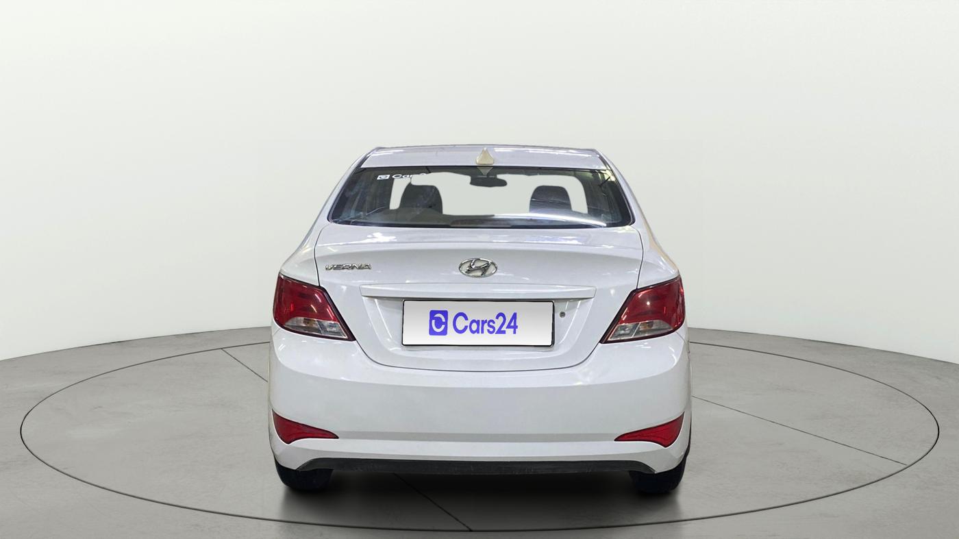 2016 Hyundai Verna 1.4 VTVT, Petrol, Manual, 70,713 km, Back/Rear