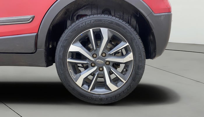 2019 Mahindra XUV300 W8(O) 1.2 PETROL DUAL TONE, Petrol, Manual, 77,682 km, Left Rear Wheel
