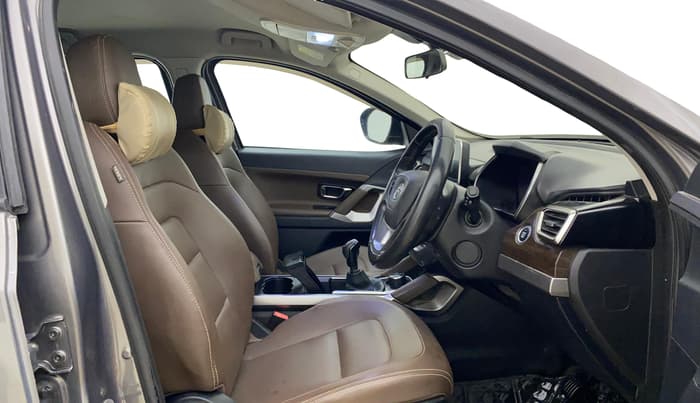 2019 Tata Harrier XZ 2.0L, Diesel, Manual, 75,515 km, Right Side Front Door Cabin