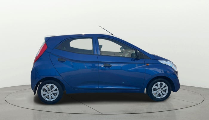 2017 Hyundai Eon MAGNA +, Petrol, Manual, 1,28,841 km, Right Side View