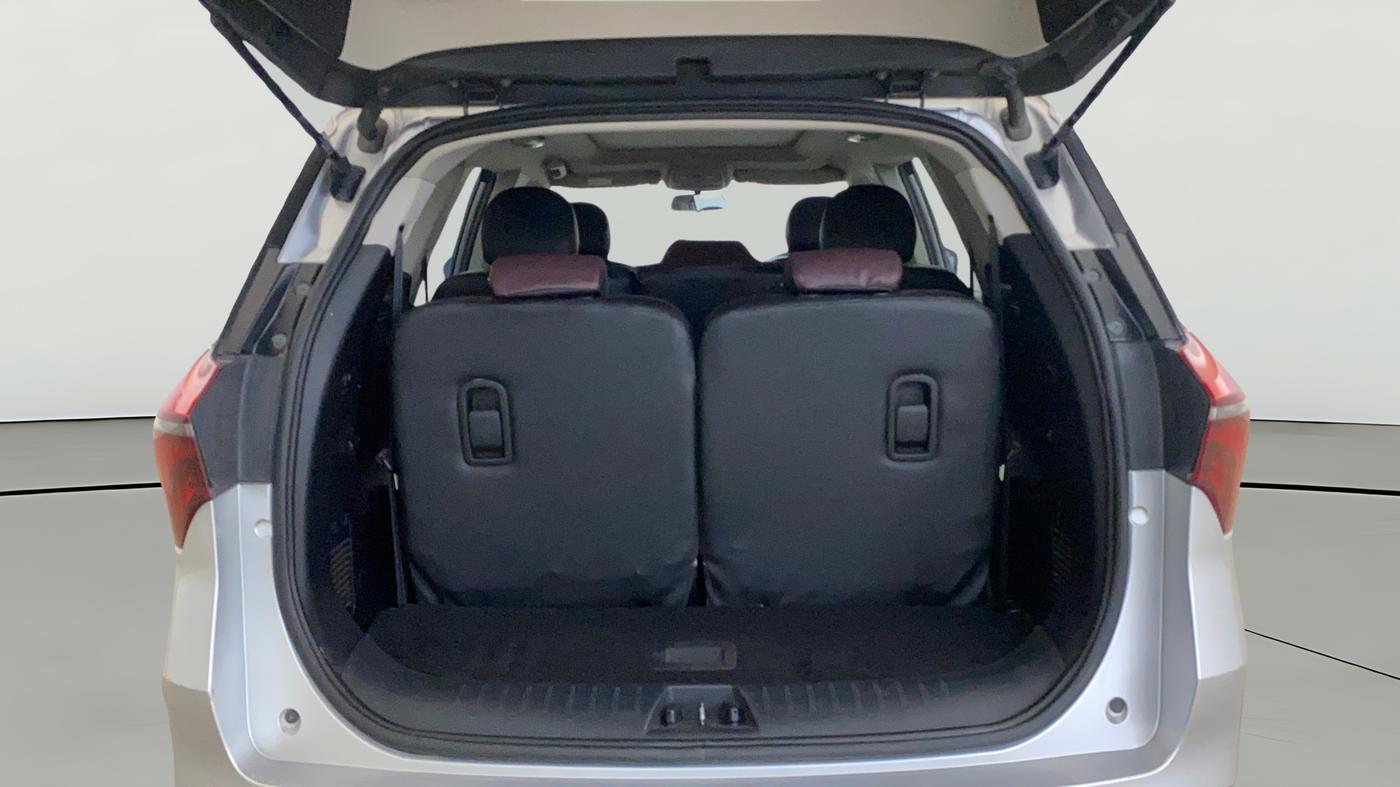 2023 Mahindra XUV700 AX 5 D MT 7 STR, Diesel, Manual, 52,365 km, Boot Open Zoomed View