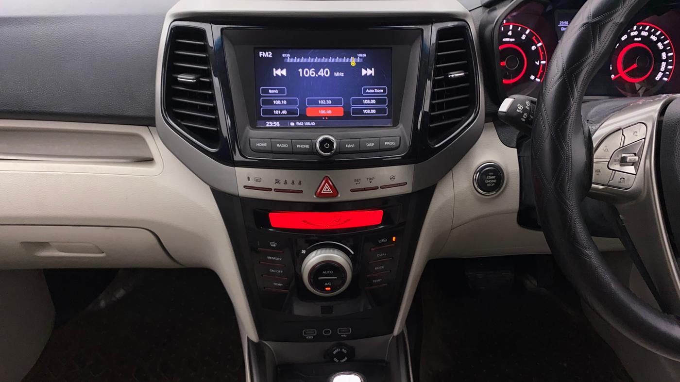 2021 Mahindra XUV300 W8 (O) 1.2 PETROL AMT, Petrol, Automatic, 57,357 km, Air Conditioner