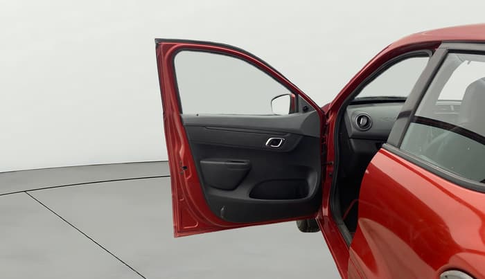2020 Renault Kwid RXT 1.0 AMT (O), Petrol, Automatic, 50,196 km, LHS Front Door