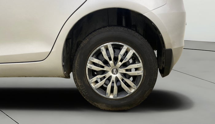 2014 Maruti Swift VXI, Petrol, Manual, 48,783 km, Left Rear Wheel