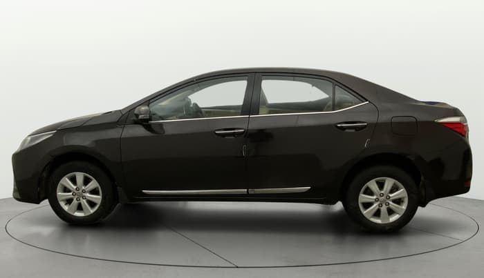 2017 Toyota Corolla Altis GL DIESEL, Diesel, Manual, 1,41,572 km, Left Side