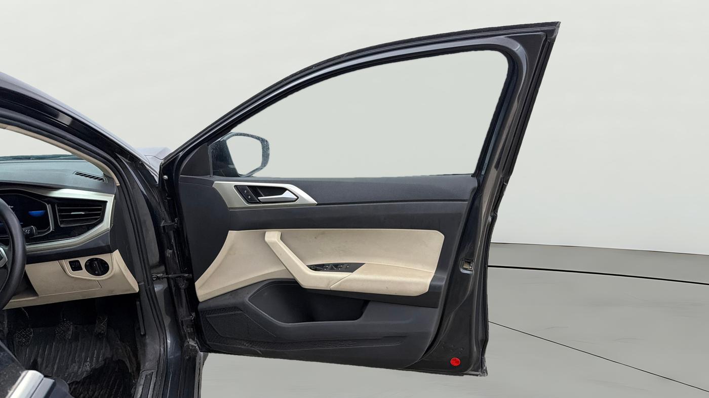 2023 Volkswagen VIRTUS TOPLINE TSI 1.0 MT, Petrol, Manual, 58,030 km, RHS Front Door