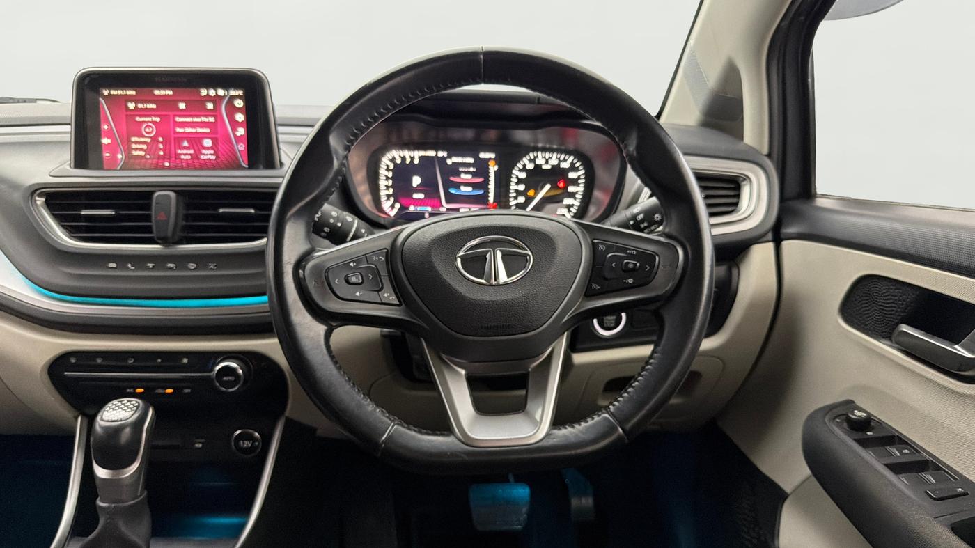 2023 Tata ALTROZ XZA, Petrol, Automatic, 23,796 km, Steering Wheel Close Up