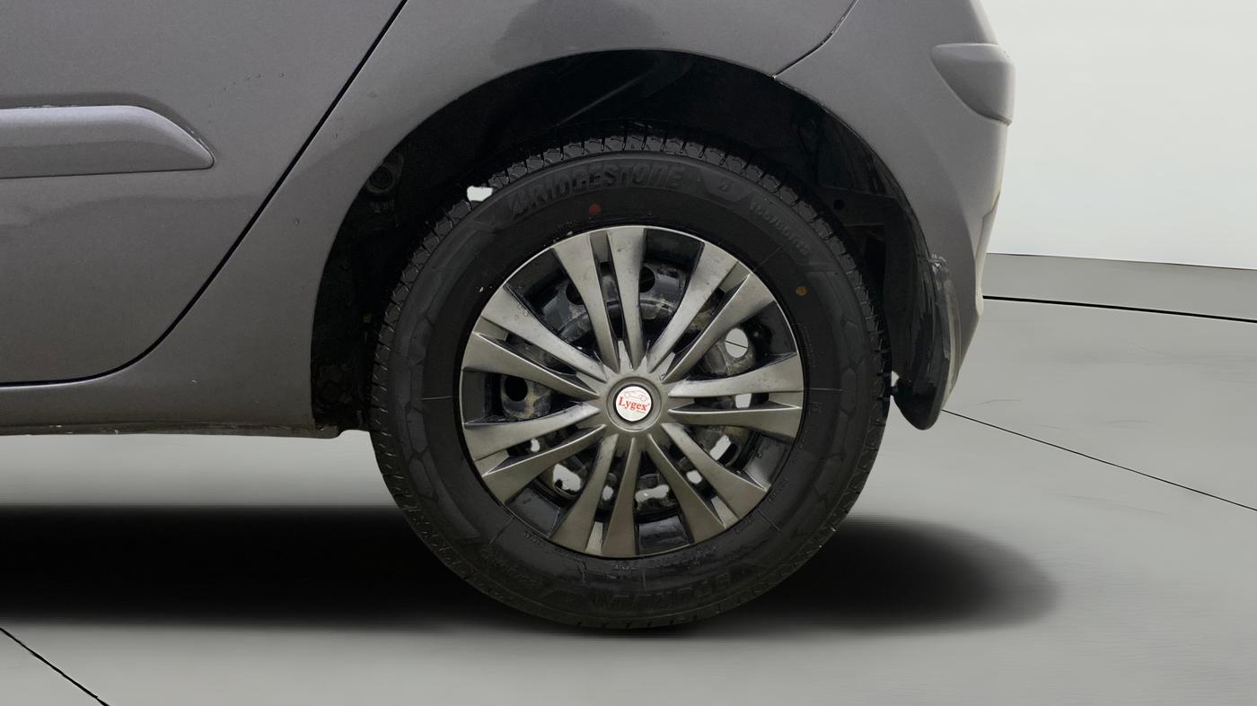 2013 Hyundai i10 SPORTZ 1.2, Petrol, Manual, 1,15,482 km, Left Rear Wheel