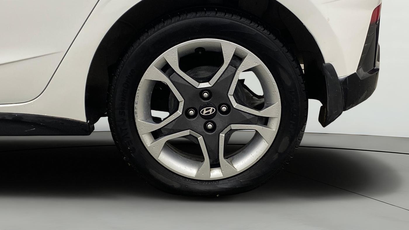 2024 Hyundai NEW I20 Sportz (O) 1.2 IVT, Petrol, Automatic, 35,276 km, Left Rear Wheel