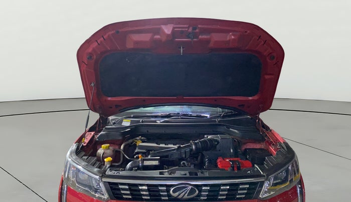 2021 Mahindra XUV300 W8 (O) 1.2 PETROL, Petrol, Manual, 39,740 km, Open Bonet