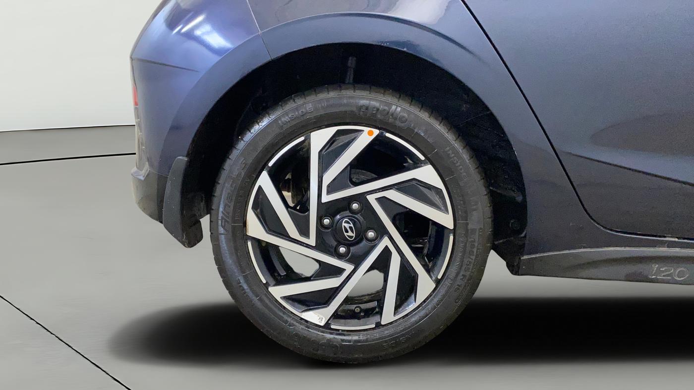 2024 Hyundai NEW I20 ASTA (O) 1.2 IVT, Petrol, Automatic, 26,302 km, Right Rear Wheel